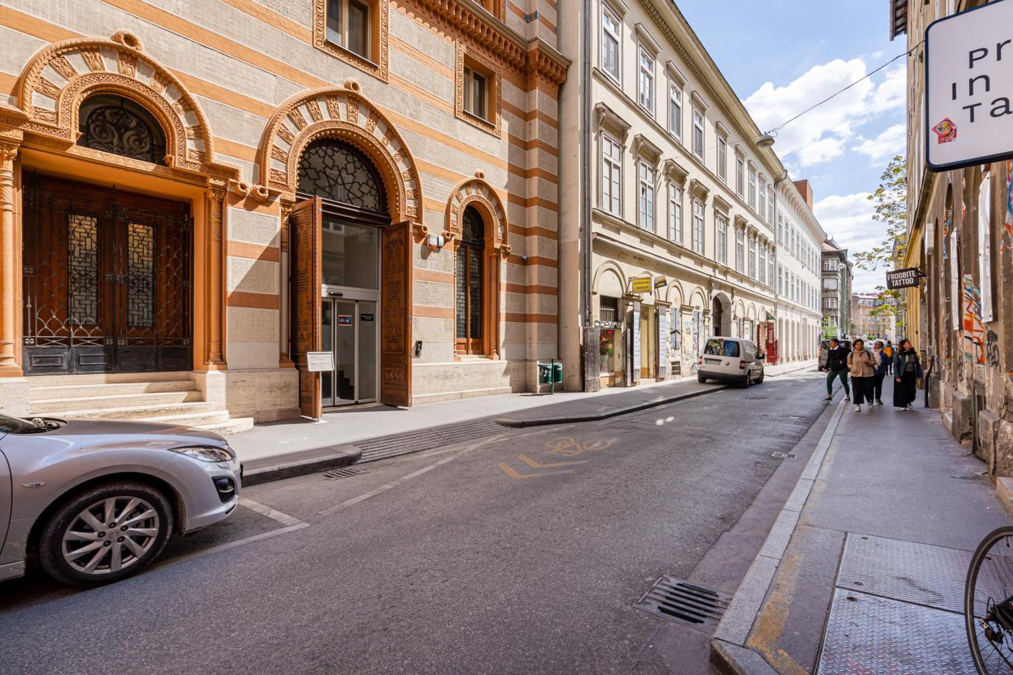 R10- Boutique Apartments, Best Location. By Bqa Budapest Exterior photo